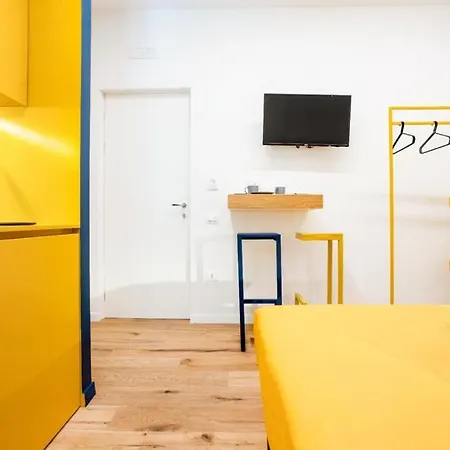 Archi Boutique Bed and Breakfast Σαλέρνο